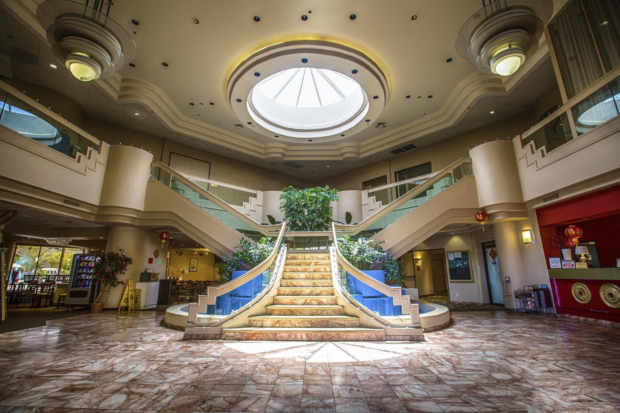 Ramada Las Vegas Dış mekan fotoğraf